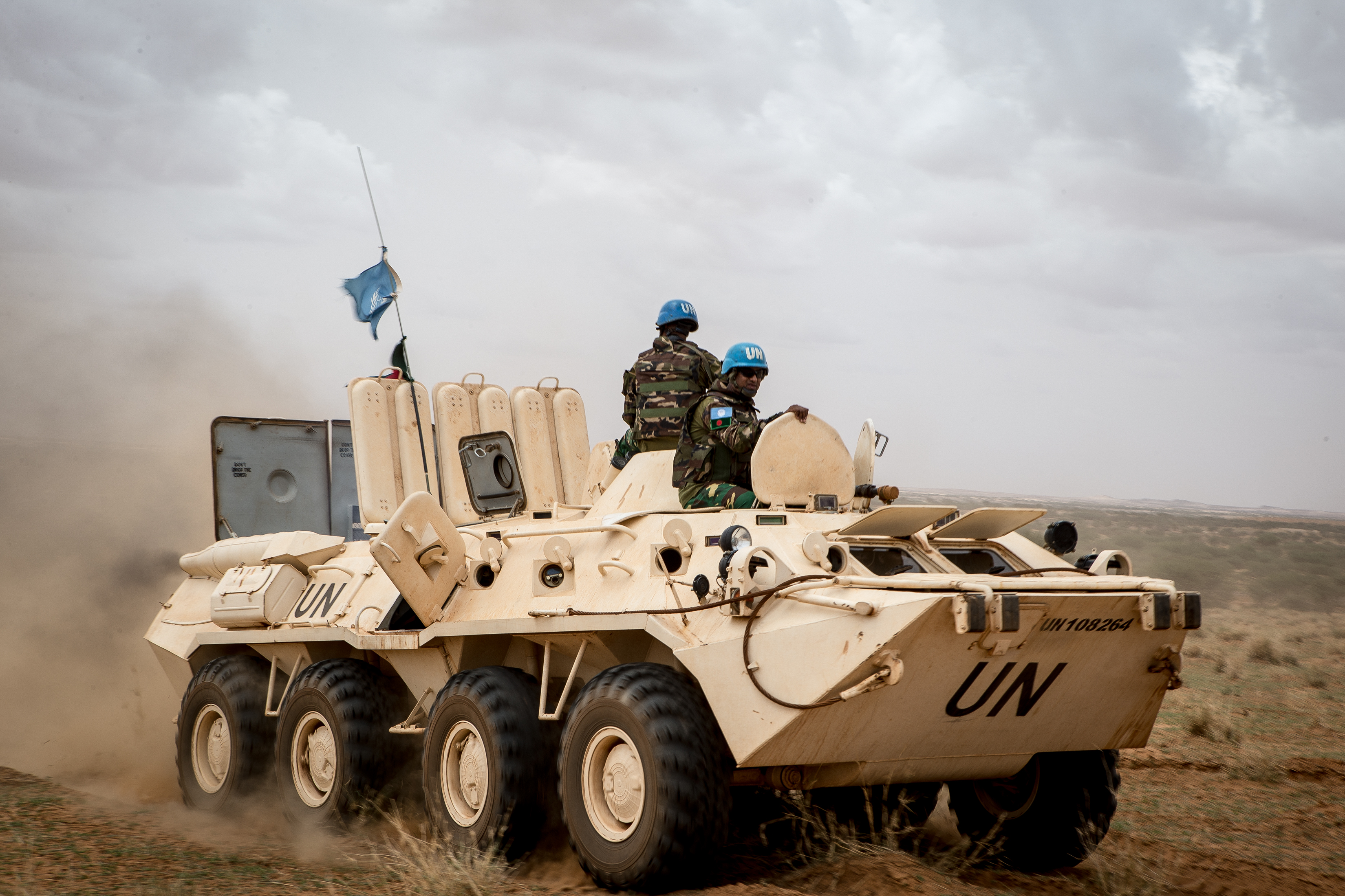 Cascos azules de la MINUSMA (Misión Multidimensional Integrada de
Estabilización de las Naciones Unidas en Malí) durante la Operación Militar 'FRELANA' para proteger a los civiles y sus propiedades.