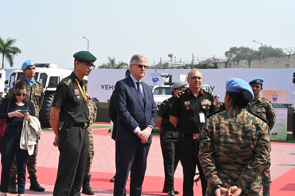 UN India/ Shachi Chaturvedi | The Under-Secretary-General for Peace Operations (USG DPO, Jean-Pierre Lacroix takes a look at the 'Make in India' exhibition on the sidelines of the conference. The Under-Secretary-General for Peace Operations (USG DPO, Jean-Pierre Lacroix takes a look at the 'Make in India' exhibition on the sidelines of the conference.