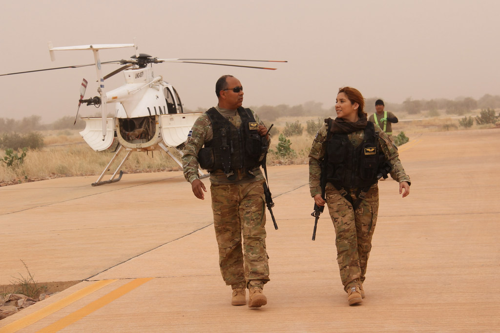 © UN Photo/ Gema Cortes | Captain Sandra Hernandez Vega (right) in Timbuktu, Mali Captain Sandra Hernandez Vega (right) in Timbuktu, Mali
