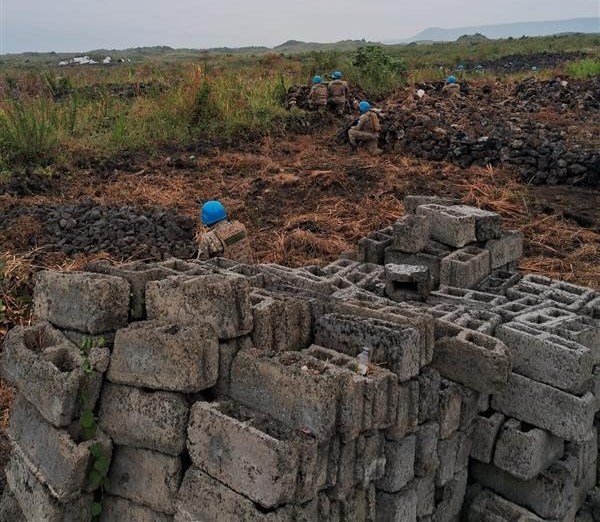 Les Casques bleus de la MONUSCO maintiennent leurs positions en soutien aux forces armées de la RDC pour repousser le M23 et protéger les civils dans l'est du pays. Photo: MONUSCO Les Casques bleus de la MONUSCO maintiennent leurs positions en soutien aux forces armées de la RDC pour repousser le M23 et protéger les civils dans l'est du pays.