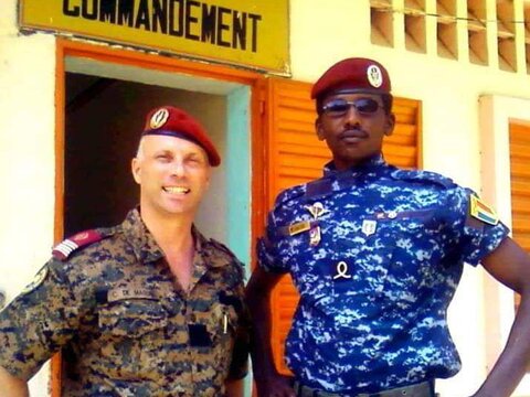 Captain Abdelrazakh Hamit Bahar on his last day of military school in N’Djamena, Chad, 2011 (photo courtesy of the family) Le Capitaine Abdelrazakh Hamit Bahar lors de son dernier jour d'école militaire à N'Djamena, Tchad, 2011 (photo publiée avec l'aimable autorisation de la famille)