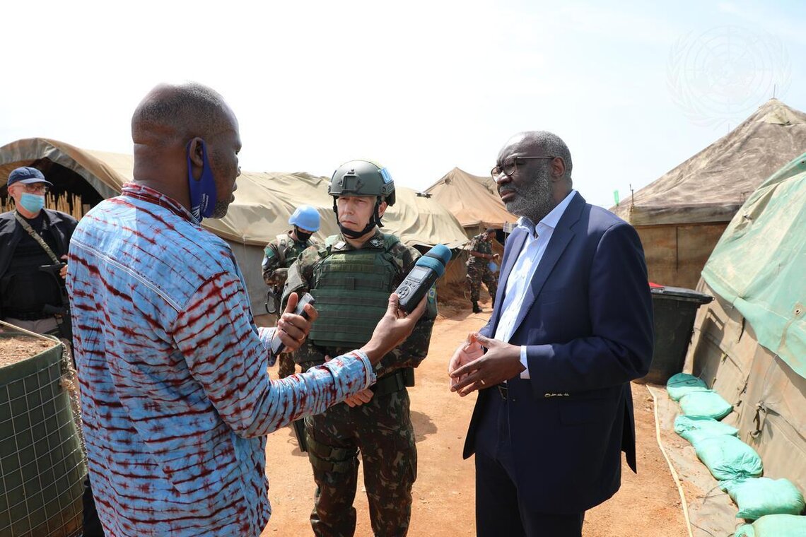 MONUSCO leadership discusses the situation in a camp for Internally Displaced Persons (IDP) with the mission’s Radio Okapi.