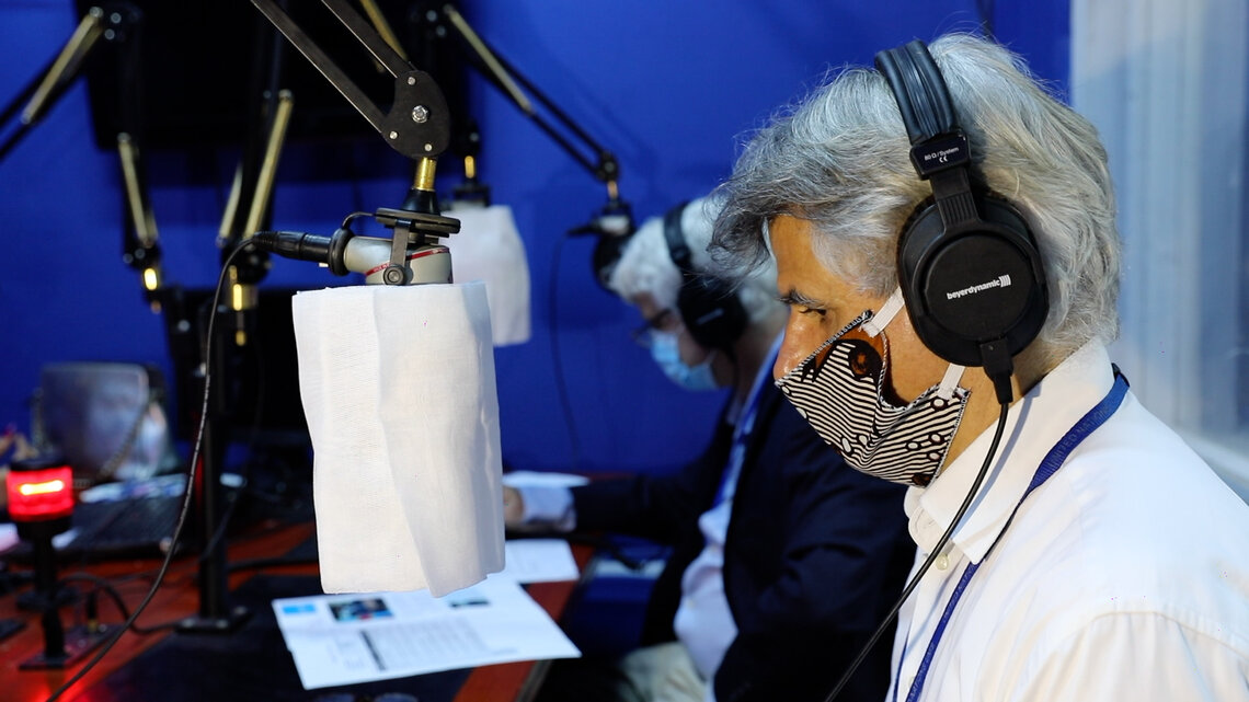 A broadcaster with MONUSCO’s Radio Okapi delivers vital health information during the COVID-19 pandemic.