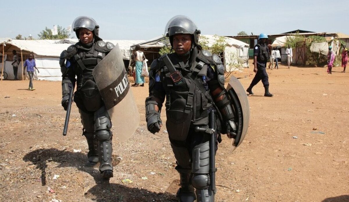 Female Rwandan police officers empower vulnerable women and children in UN protection site. Photo: UNMISS