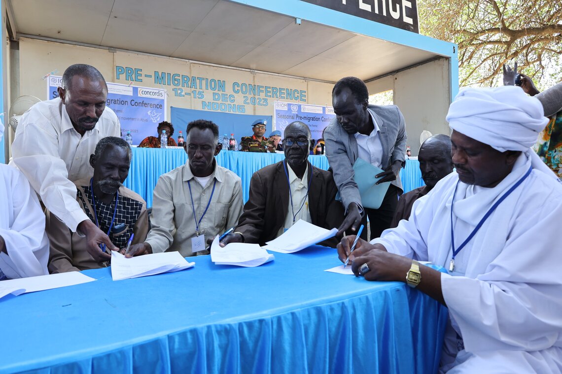Misseriya and Ngok Dinka leaders have signed an agreement at the end of a pre-migration conference in Abyei in December 2023. UN Photo
